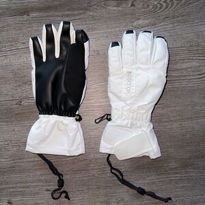 Burton white and black women’s snowboarding / ski gloves